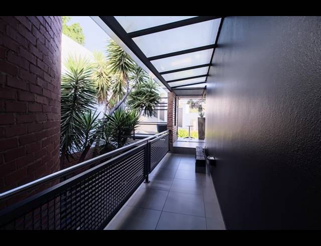 5 BEDROOM HOUSE FOR SALE IN WATERKLOOF HEIGHTS